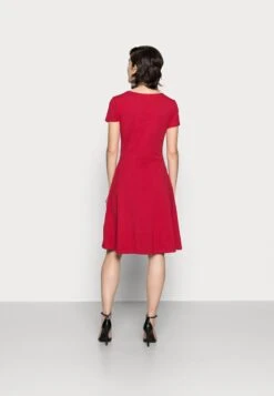 Anna Field Jerseykleid - Red -Berühmtes Bekleidungs Geschäft 02803cd818b6412a9436e4937ab0635c