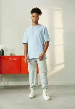 YOURTURN UNISEX - T-Shirt Basic - Blue -Berühmtes Bekleidungs Geschäft 0702c3fd65734eb39e9c46ae462ae9f5