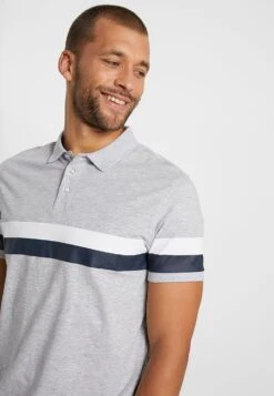 Pier One Poloshirt - Mottled Light Grey 9 Pier One Poloshirt - Mottled Light Grey -Berühmtes Bekleidungs Geschäft 144303f5f5bc4f278c583bf5c7f603f1