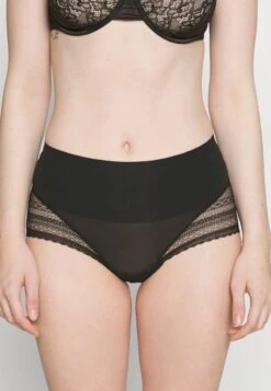 Spanx UNDIE-TECTABLE ILLUSION LACE HI-HIPSTER - Shapewear - Very Black -Berühmtes Bekleidungs Geschäft 19be381d35ef47d7b373cd492ae08551 1