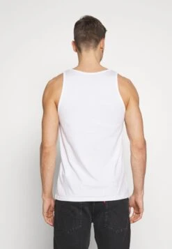 Pier One 2 PACK - Top - White 9 Pier One 2 PACK - Top - White -Berühmtes Bekleidungs Geschäft 32ef162463194191b951f6fbd6f6332b