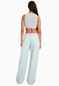 BERSHKA WIDE LEG 90S TIE - Jeans Straight Leg - Light Blue -Berühmtes Bekleidungs Geschäft 4a1c6a697e7e490682d1ca9e4eb4c0bb