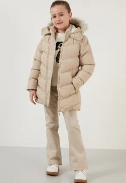 LELA Wintermantel - Stone Colored -Berühmtes Bekleidungs Geschäft 530955aec56743f0af0abdd8113e9b5c