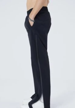 MIT REISSVERSCHLUSS - Jogginghose - Schwarz -Berühmtes Bekleidungs Geschäft 5c8e42185b5841798ae2400f78b286b5