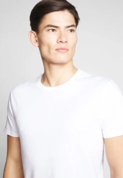 Pier One 2 PACK - T-Shirt Basic - White/dark Blue 10 Pier One 2 PACK - T-Shirt Basic - White/dark Blue -Berühmtes Bekleidungs Geschäft 5d6a04d994e343d2903cc2c1666bad4b