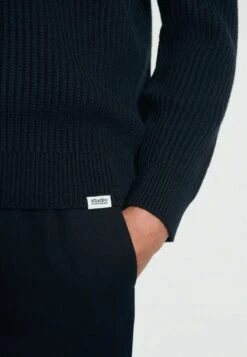 Strickpullover - Navy -Berühmtes Bekleidungs Geschäft 6955ddd23c694b62bd41b7055baa1dce