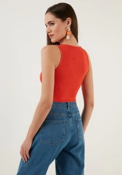 LELA Top - Orange -Berühmtes Bekleidungs Geschäft 6a426294e7634c80bf0eefdff2ab57f0