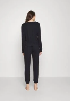 Anna Field Pyjama - Black -Berühmtes Bekleidungs Geschäft 71c35230fad24abe82ec3278ccc6f57b