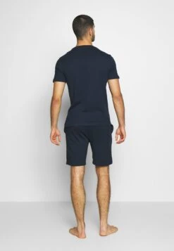 Pier One Nachtwäsche Set - Dark Blue 8 Pier One Nachtwäsche Set - Dark Blue -Berühmtes Bekleidungs Geschäft 8236540e5e7e4124b079f4534ae5b13b