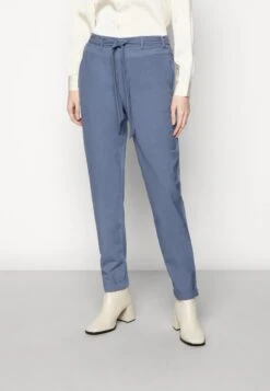 Kaffe JILLIAN BELT PANTS - Stoffhose - Vintage Indigo