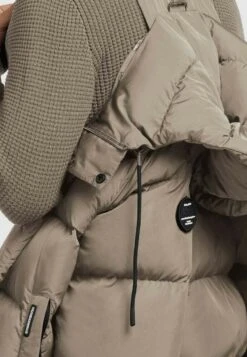 Khujo RAFI - Wintermantel - Taupe -Berühmtes Bekleidungs Geschäft 89af28237f2b4d11b7793d8e6e5bda99