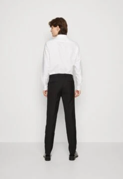 Pier One SET - Anzug - Black -Berühmtes Bekleidungs Geschäft 8dfce3cb1d0847869705990ca253a88a