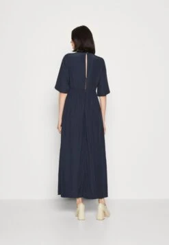 Marc O'Polo DRESS FEMININE SHAPE V NECK WING SLEEVES - Maxikleid - Deep Blue Sea -Berühmtes Bekleidungs Geschäft 8e9a28195ad444f587d24dcfb8f51d8b
