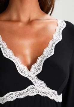 Anna Field HEIDI LONG SLEEVES VISCOSE NIGHTDRESS - Nachthemd - Black 9 Anna Field HEIDI LONG SLEEVES VISCOSE NIGHTDRESS - Nachthemd - Black -Berühmtes Bekleidungs Geschäft 9cbb26f39b384778a8a395532fe9436b