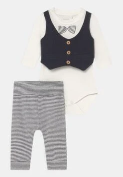 Next SMART 4 PIECE SHIRT BODY, BOW TIE, TROUSERS AND BRACES SET - Gürtel - Mink Brown -Berühmtes Bekleidungs Geschäft 9fd77a7b59654526af68f94fea64dcda