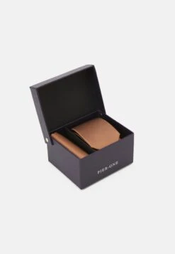 Pier One SET - Einstecktuch - Brown -Berühmtes Bekleidungs Geschäft babe3a8e1d9249caa1f087b31d93f505