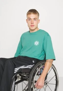 YOURTURN UNISEX - T-Shirt Print - Green -Berühmtes Bekleidungs Geschäft c4ee4c172e4a46e4ad5113d156b0c0d5