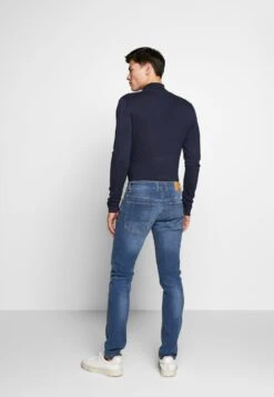 QS By S.Oliver Jeans Slim Fit - Midnight Blue -Berühmtes Bekleidungs Geschäft caa0e00012d3471c8a506870530e02b5