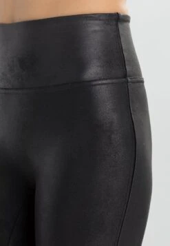 Spanx FAUX LEATHER LEGGINGS - Leggings - Strümpfe - Black -Berühmtes Bekleidungs Geschäft ccc5aa5e0e7c4ad190daadadc5078720