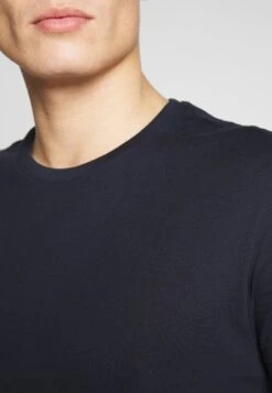 Pier One 2 PACK - T-Shirt Basic - White/dark Blue 11 Pier One 2 PACK - T-Shirt Basic - White/dark Blue -Berühmtes Bekleidungs Geschäft de6827f8d2cf4a2c856d09a9d7f8109d