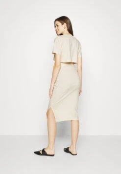 TOP SKIRT SET - Bleistiftrock - 003 - Off-white -Berühmtes Bekleidungs Geschäft e18e5be314ef4aa3a17c04f4eaf0f49d