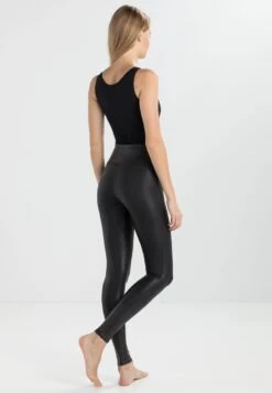 Spanx FAUX LEATHER LEGGINGS - Leggings - Strümpfe - Black -Berühmtes Bekleidungs Geschäft e926201106ac494387eac4b1574181be