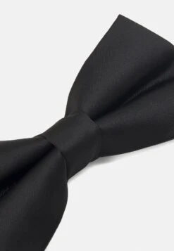 Pier One Fliege - Black 8 Pier One Fliege - Black -Berühmtes Bekleidungs Geschäft f00c926a5f95430690867da705c62153