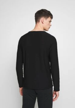 DRYKORN RIK - Strickpullover - Black 8 DRYKORN RIK - Strickpullover - Black -Berühmtes Bekleidungs Geschäft f1c8a254116e4b57a666c073e296338d