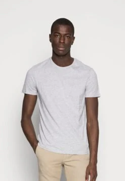 Pier One 5 PACK - T-Shirt Basic - Dark Blue/grey/khaki -Berühmtes Bekleidungs Geschäft fb97d3a70f594235aa02f60b48ba6fae