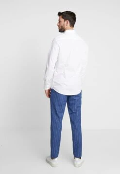 Pier One 2 PACK - Businesshemd - White 8 Pier One 2 PACK - Businesshemd - White -Berühmtes Bekleidungs Geschäft fe3882eaf28b48838ea76cbb4b0ad904